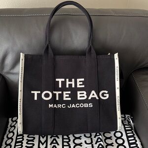 Marc Jacobs Jacquard Large The Tote Bag.